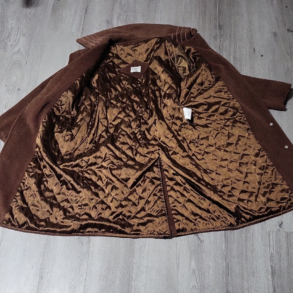 Elegant Brown Women's Coat - Picture 6 of 11